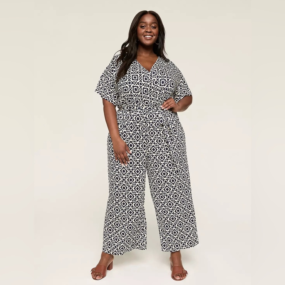 Kimono-Sleeve Tie-Waist Jumpsuit size 26/28